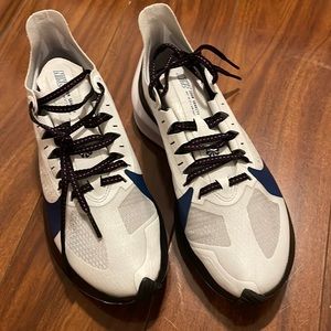 Zoom gravity Nike used 1 time like new. No scuffs no wear.